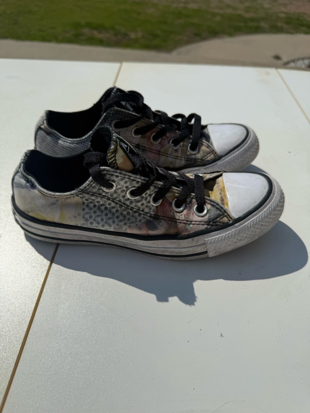 Womens Converse All Stars size 5